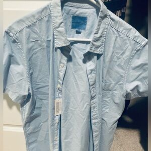 Men’s short sleeve button down shirt
